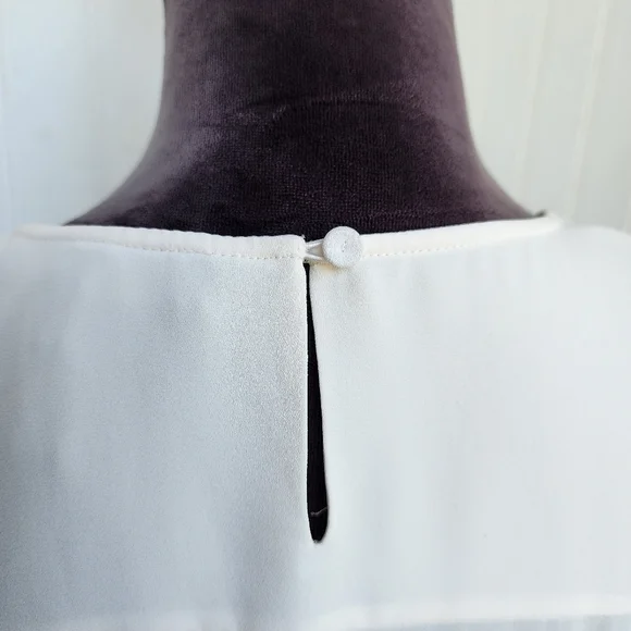 BCBG Max Azria Womens Sleeveless Crew Tank Top Blouse White Drape Sz M - Picture 5 of 9